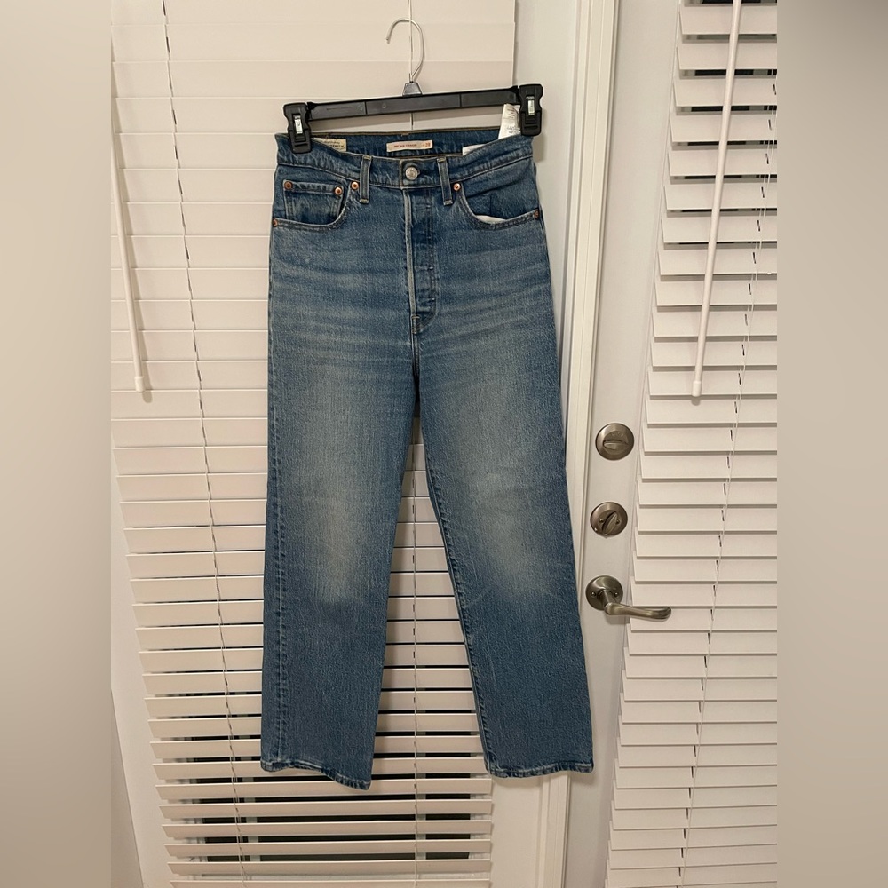 Levis Ribcage Straight Ankle